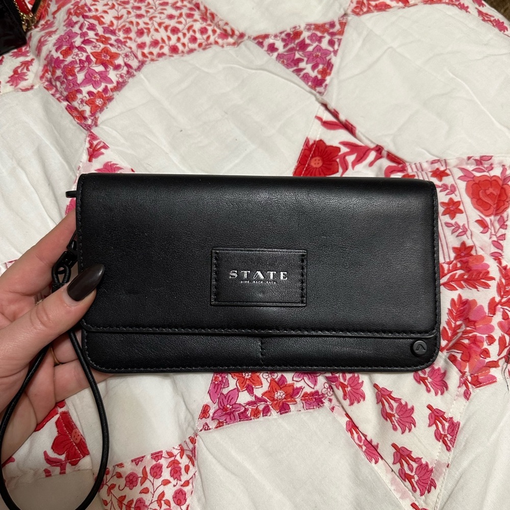 State - give back pack wallet / wristlet